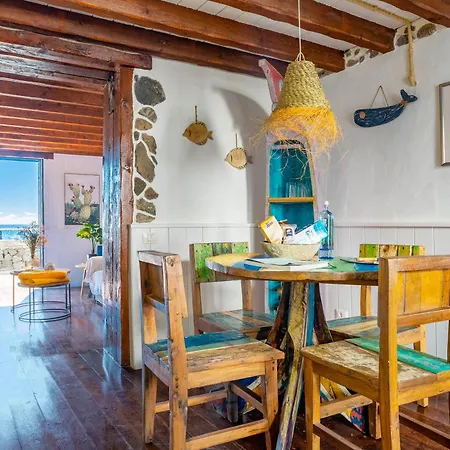 Eco Fisherman's Seafront - Fantastic Views - Private Courtyard *