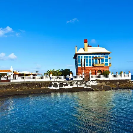 Eco Fisherman's Seafront - Fantastic Views - Private Courtyard