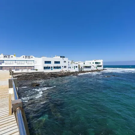 Eco Fisherman's Seafront - Fantastic Views - Private Courtyard * Arrieta (Lanzarote)