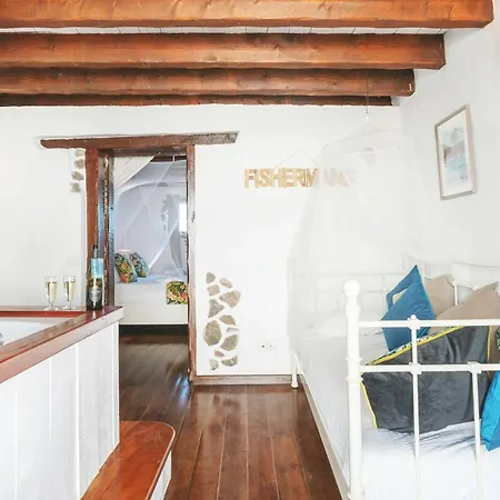 Eco Fisherman's Seafront - Fantastic Views - Private Courtyard Nyaraló