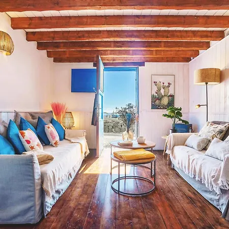 Eco Fisherman's Seafront - Fantastic Views - Private Courtyard Arrieta (Lanzarote)