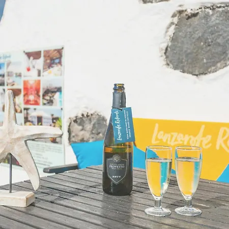 Eco Fisherman's Seafront - Fantastic Views - Private Courtyard Holiday home