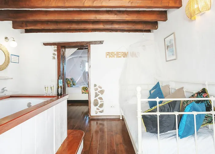 Eco Fisherman's Seafront - Fantastic Views - Private Courtyard Nyaraló