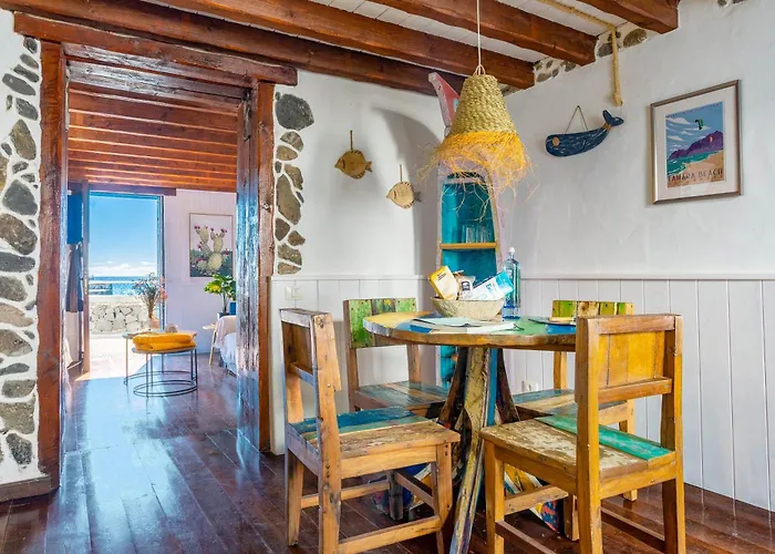 Eco Fisherman's Seafront - Fantastic Views - Private Courtyard *