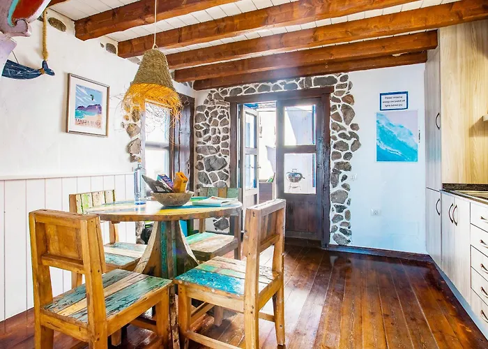 Eco Fisherman's Seafront - Fantastic Views - Private Courtyard Nyaraló *