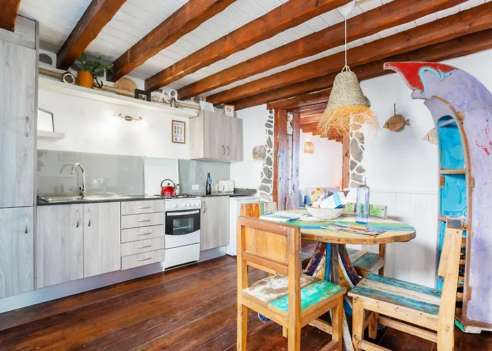 Eco Fisherman's Seafront - Fantastic Views - Private Courtyard