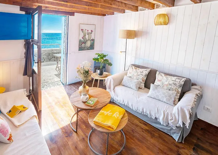 Nyaraló Eco Fisherman's Seafront - Fantastic Views - Private Courtyard *