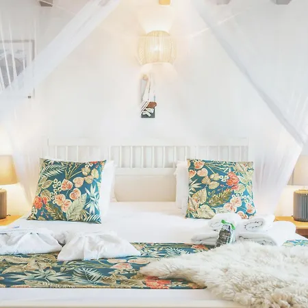 Feriehus Eco Fisherman's Seafront - Fantastic Views - Private Courtyard