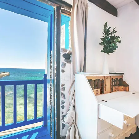 Holiday home Eco Fisherman's Seafront - Fantastic Views - Private Courtyard Arrieta (Lanzarote)
