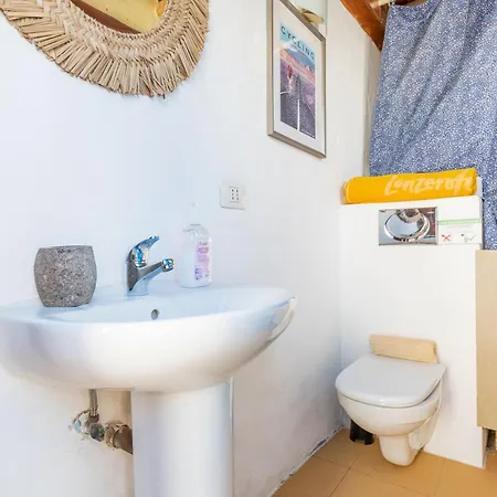 Eco Fisherman's Seafront - Fantastic Views - Private Courtyard Holiday home Arrieta (Lanzarote)