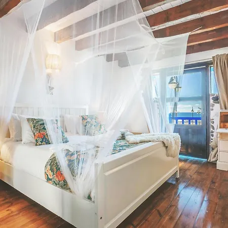 Feriehus Eco Fisherman's Seafront - Fantastic Views - Private Courtyard *