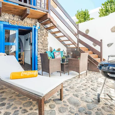 Feriehus Eco Fisherman's Seafront - Fantastic Views - Private Courtyard